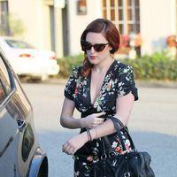 Rumer Willis exits Neil George Salon carrying a garment bag | Picture 111154